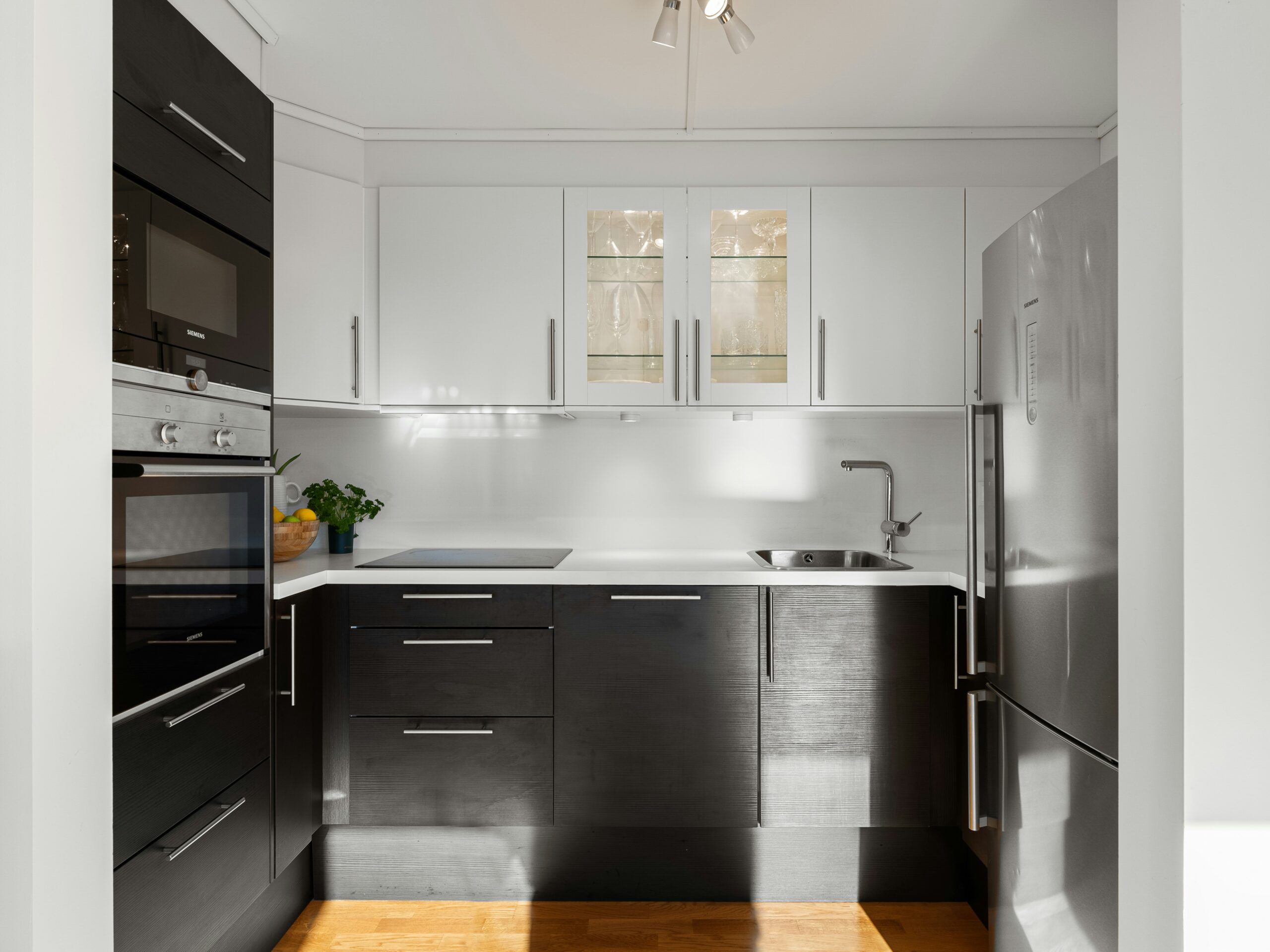 lisa-anna-H7X_frUHDWQ-unsplash