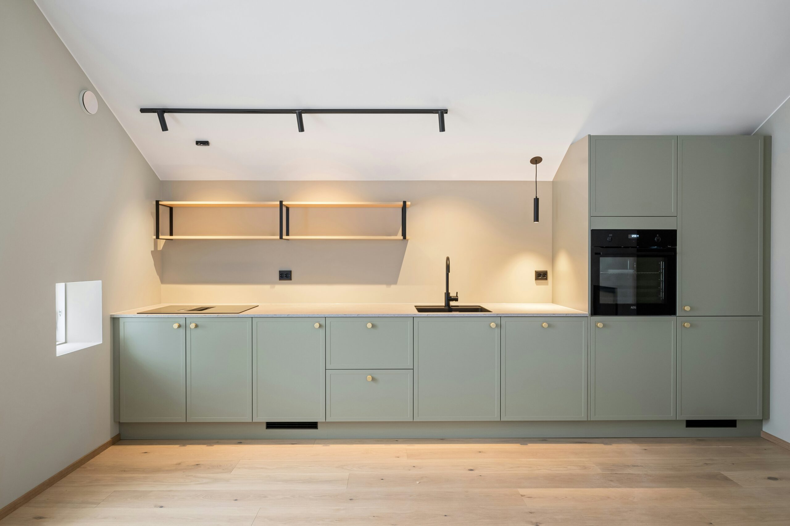 alex-tyson-gIvD4p684gw-unsplash